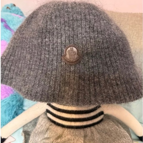 MONCLER女用羊毛馬海毛漁夫帽購於巴黎戴高樂機場只戴過一次