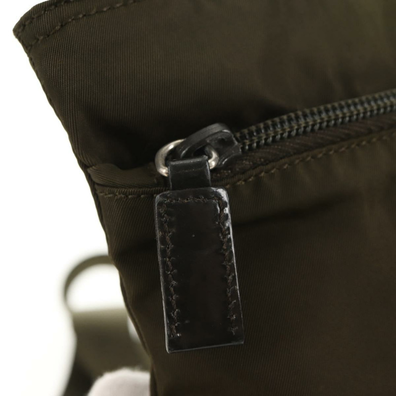 【日本直送】PRADA 尼龍卡其色銀色手拿包/單肩包 Auth am9274V-18