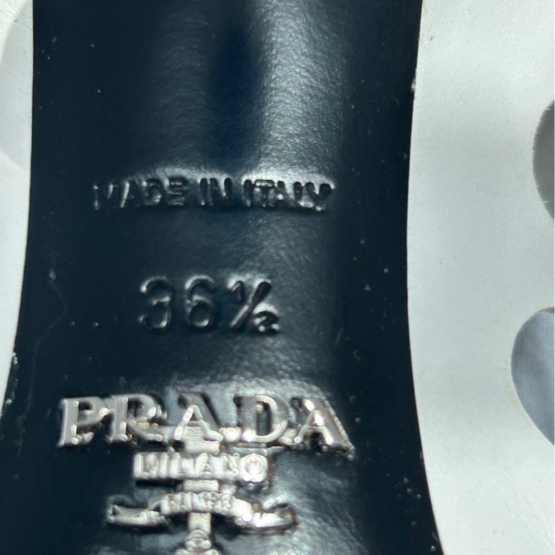 普拉達包頭涼鞋，36.5碼，白色拼色設計，-2