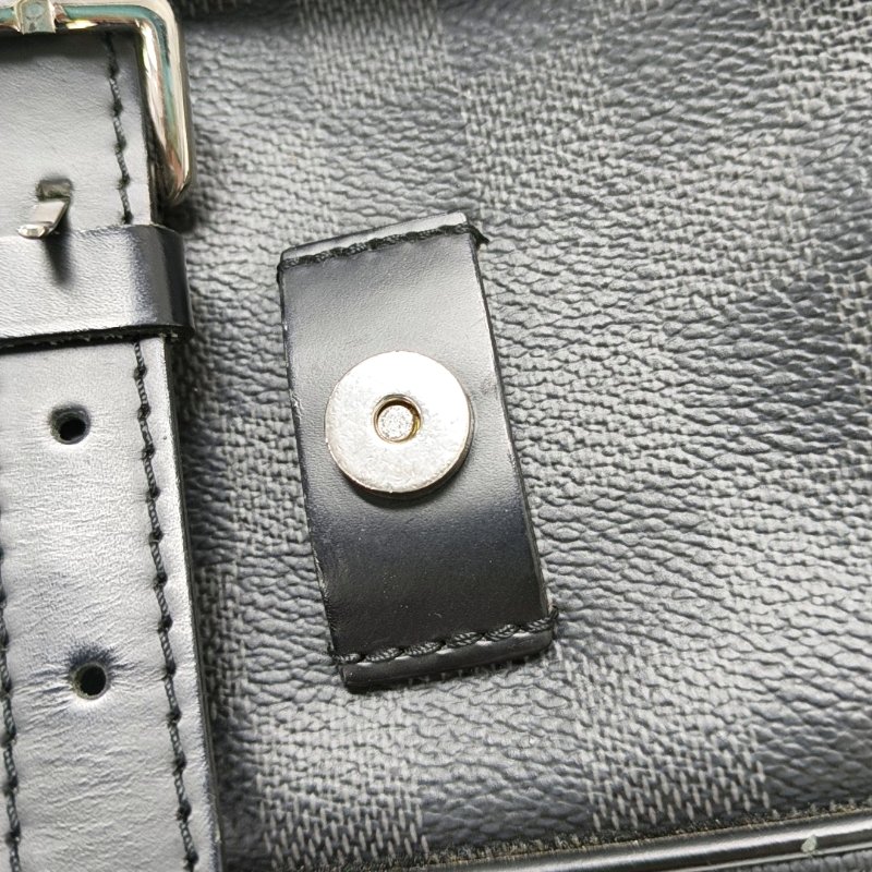 LOUIS VUITTON CHRISTOPHER 灰色塗層帆布棋盤格斜背包肩背包 銀色五金-7