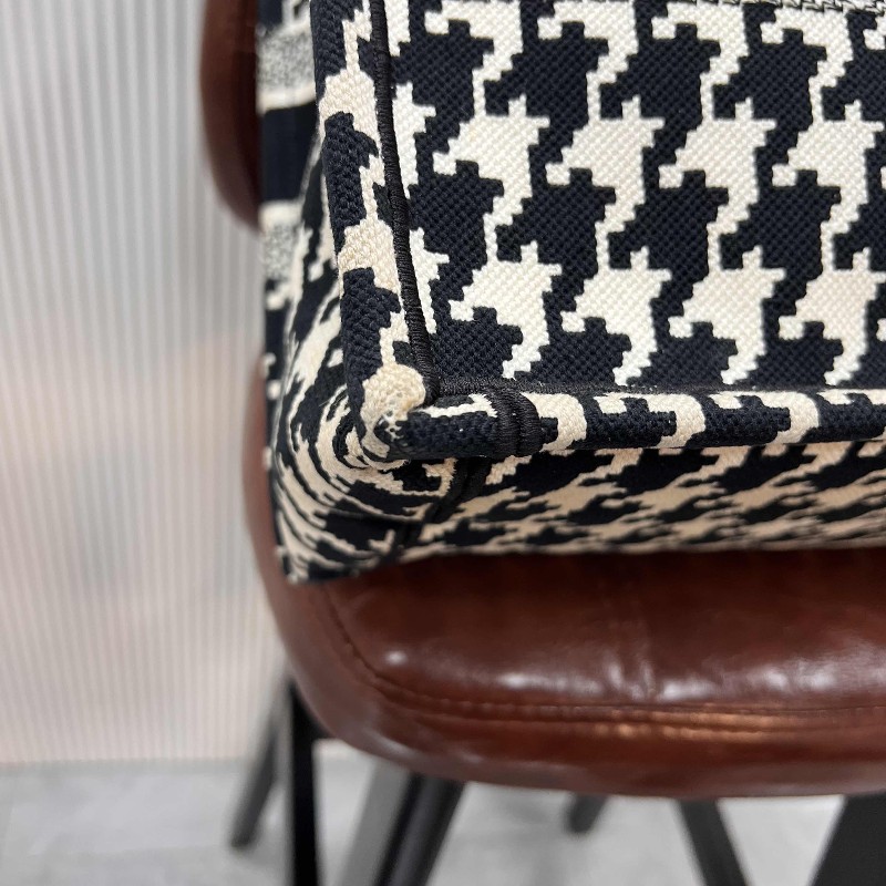 迪奧 Book tote 中號托特包 黑白千鳥格刺繡 手提包-6