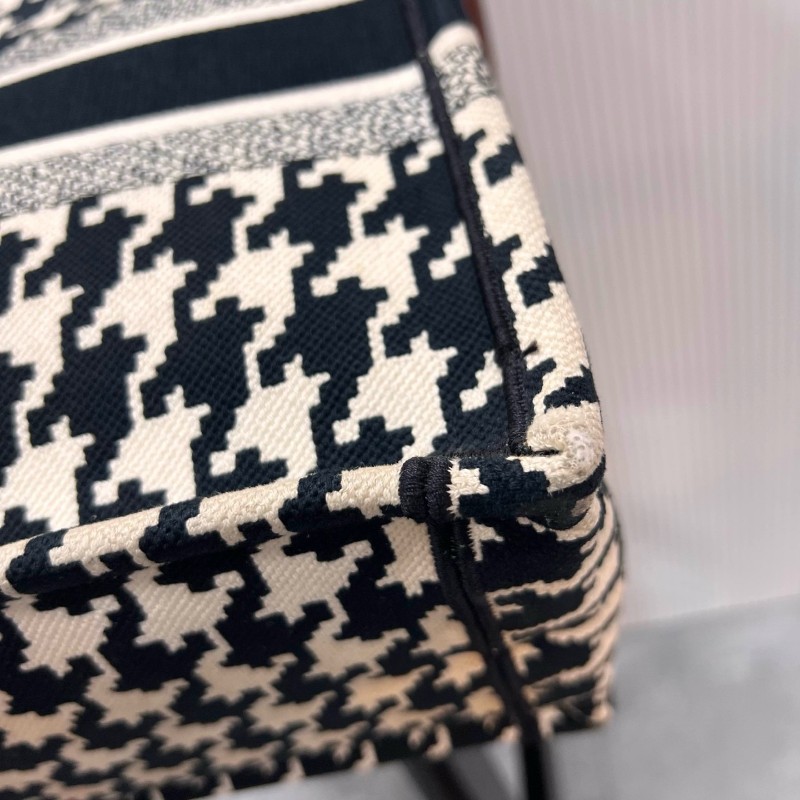 迪奧 Book tote 中號托特包 黑白千鳥格刺繡 手提包-17