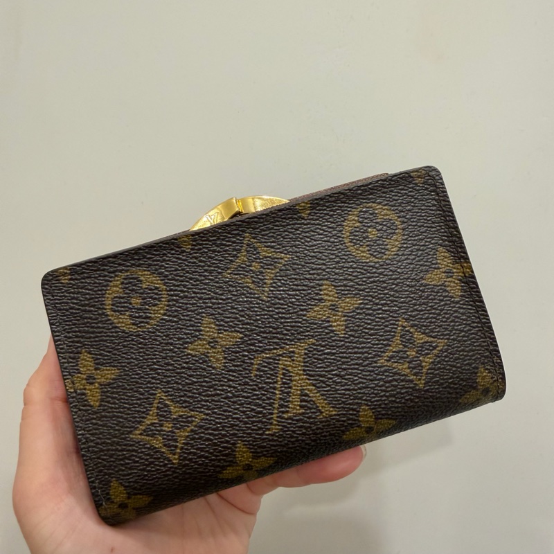 Louis Vuitton LV 經典老花 蝴蝶釦中夾-1