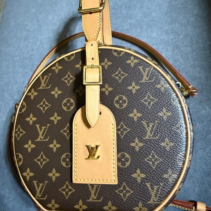 LV硬殼圓餅包-5