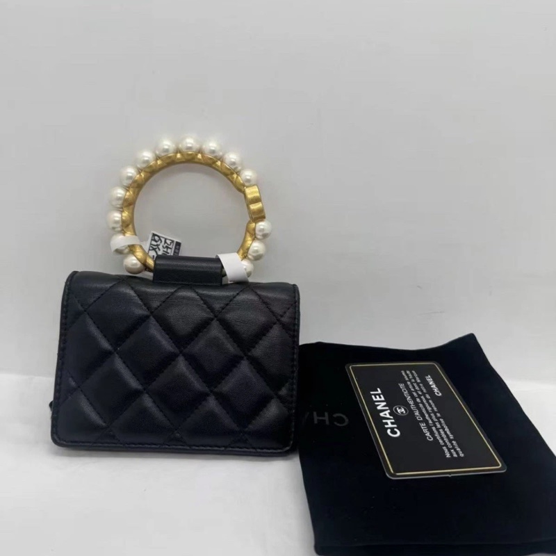 CHANEL香奈儿 黑色绗缝小羊皮 珍珠皇冠手拿包链条包-1