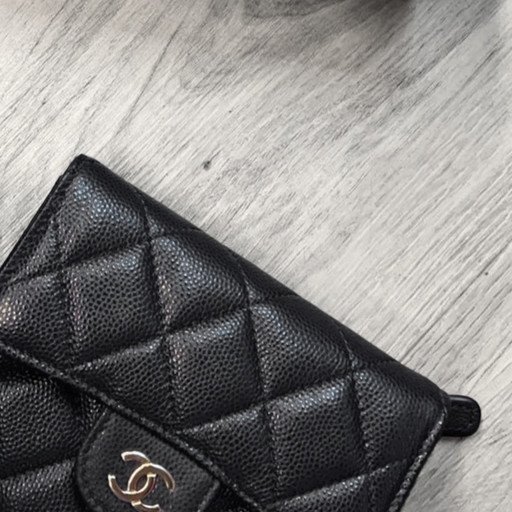 🔥 雙11全面開搶・全館折扣限時開啟!【CHANEL 香奈兒】經典雙C淡金釦荔枝牛皮短夾(下單前須先私訊)-2