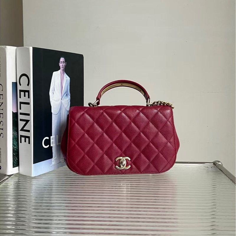 🔥新到：98🆕 CHANEL/香奈兒紅金荔枝牛皮馬鞍包，金屬 LOGO 提手。尺寸：24*14*7-0