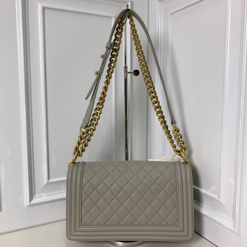 Chanel 香奈兒Leboy 中號 岩石灰金扣荔枝牛皮 肩背包 斜背包-2