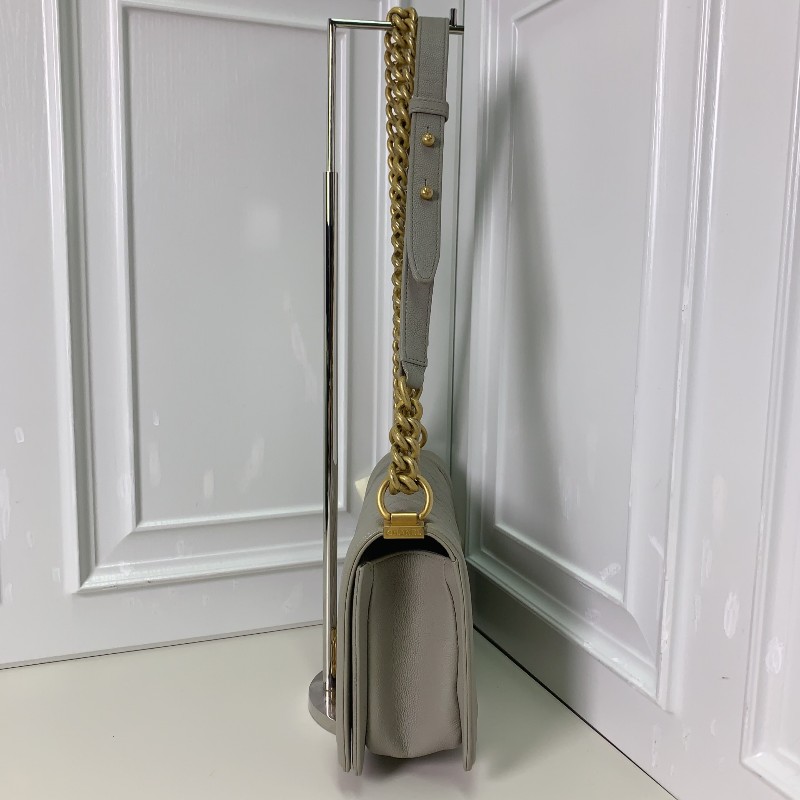 Chanel 香奈兒Leboy 中號 岩石灰金扣荔枝牛皮 肩背包 斜背包-3