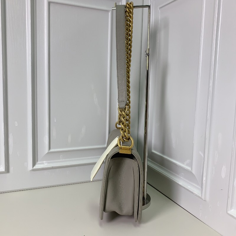 Chanel 香奈兒Leboy 中號 岩石灰金扣荔枝牛皮 肩背包 斜背包-4