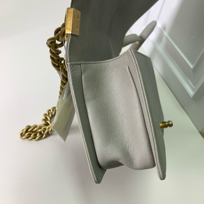 Chanel 香奈兒Leboy 中號 岩石灰金扣荔枝牛皮 肩背包 斜背包-10