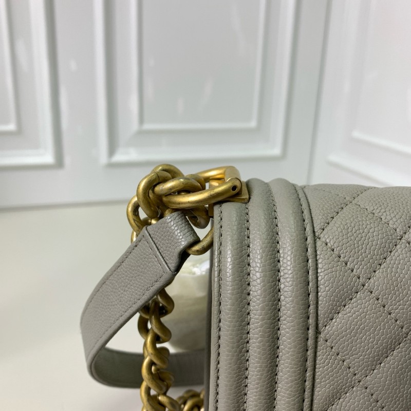 Chanel 香奈兒Leboy 中號 岩石灰金扣荔枝牛皮 肩背包 斜背包-17
