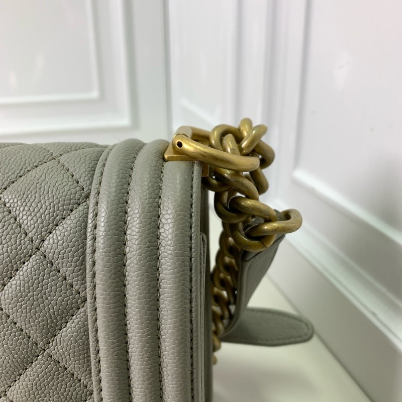 Chanel 香奈兒Leboy 中號 岩石灰金扣荔枝牛皮 肩背包 斜背包-18