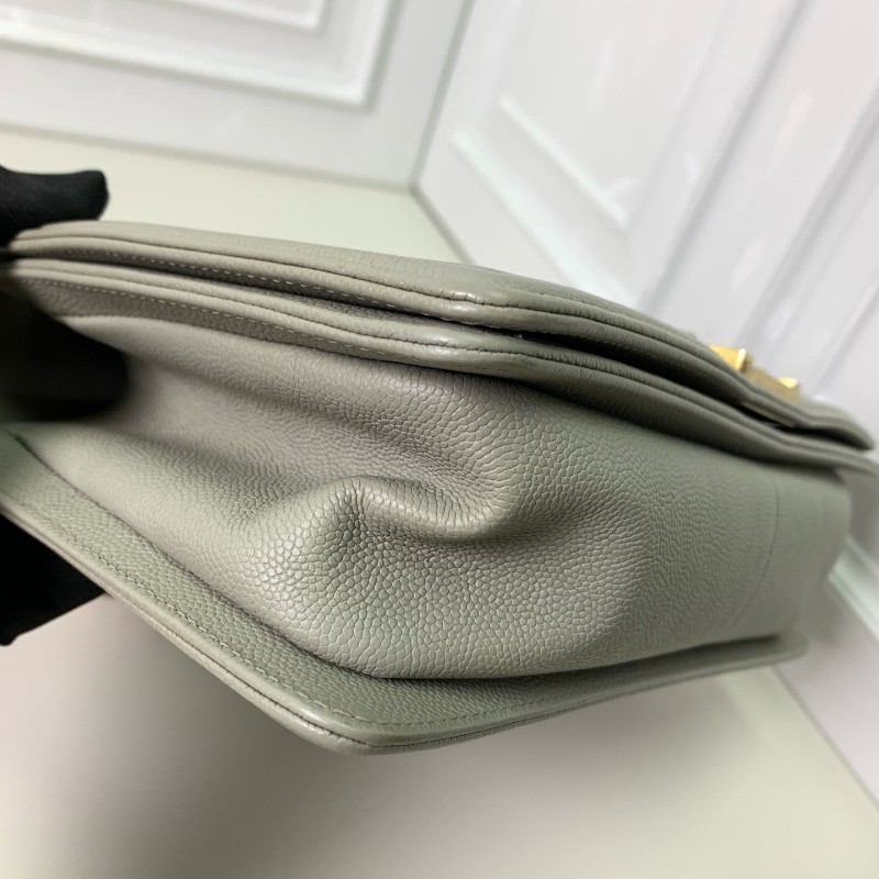 Chanel 香奈兒Leboy 中號 岩石灰金扣荔枝牛皮 肩背包 斜背包-19