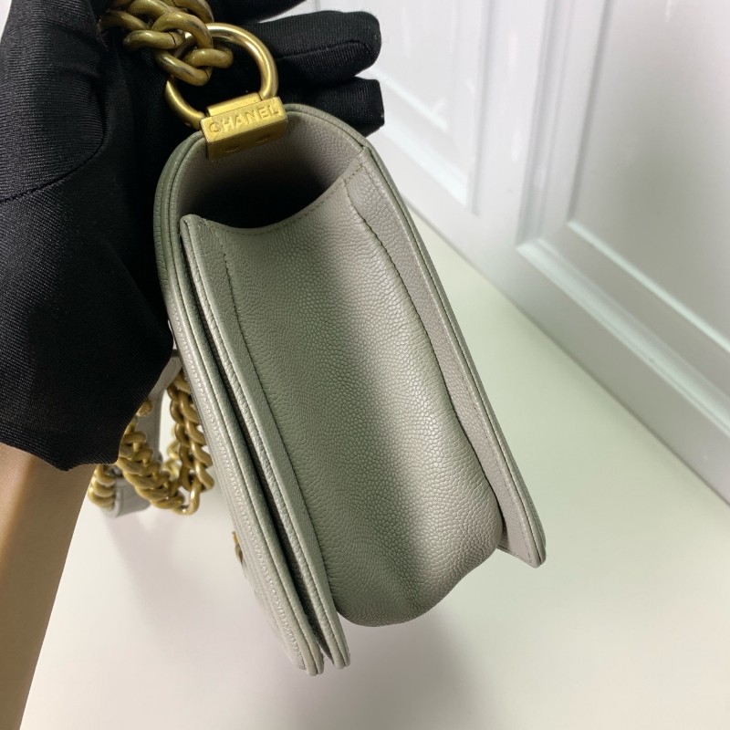 Chanel 香奈兒Leboy 中號 岩石灰金扣荔枝牛皮 肩背包 斜背包-23