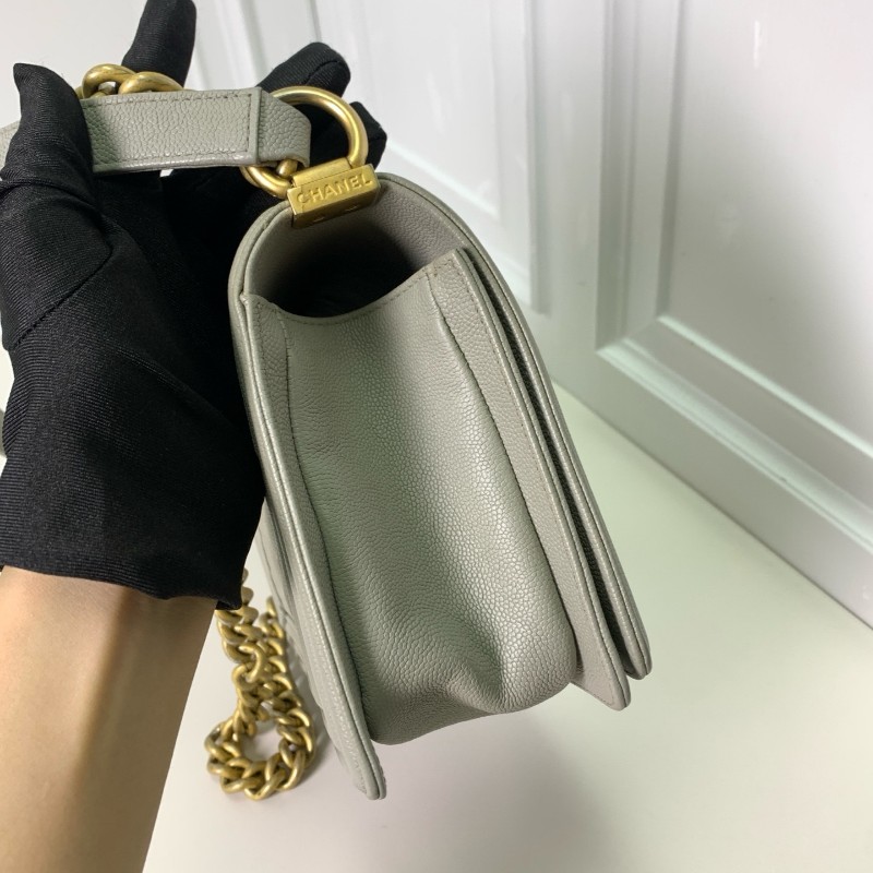 Chanel 香奈兒Leboy 中號 岩石灰金扣荔枝牛皮 肩背包 斜背包-24