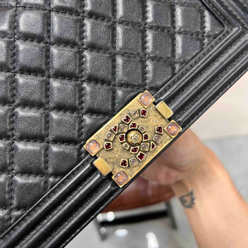 CHANEL 香奈兒 20A Leboy 中號黑金牛皮 限量高價款琺瑯扣 肩背包 斜背包-2