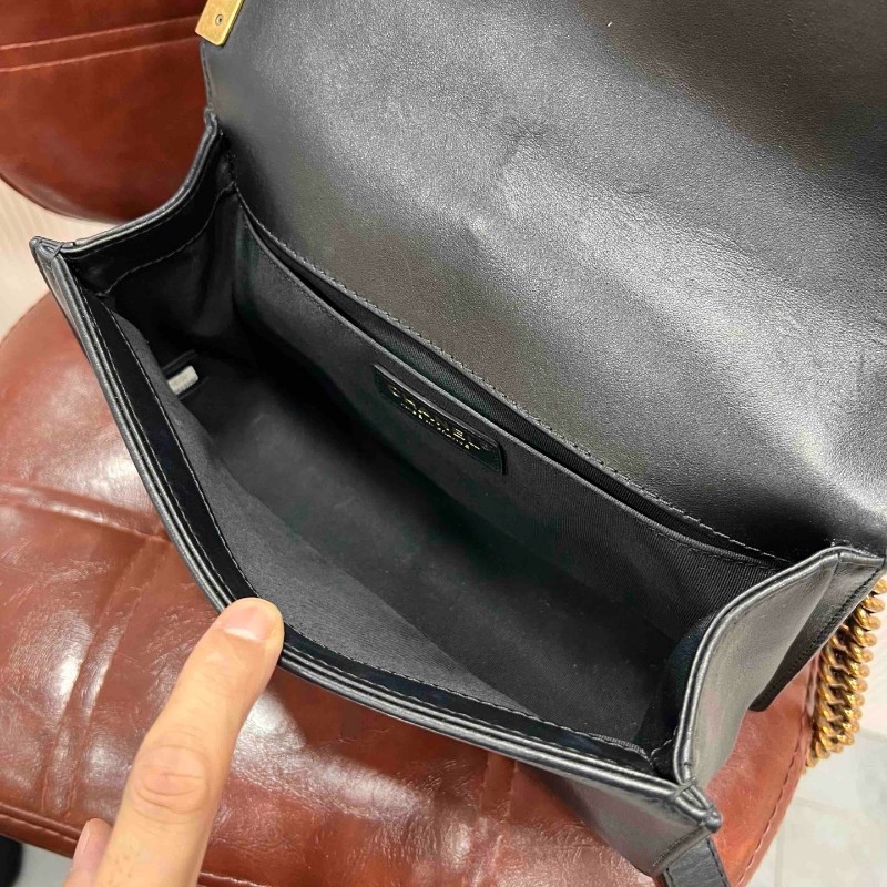 CHANEL 香奈兒 20A Leboy 中號黑金牛皮 限量高價款琺瑯扣 肩背包 斜背包-7