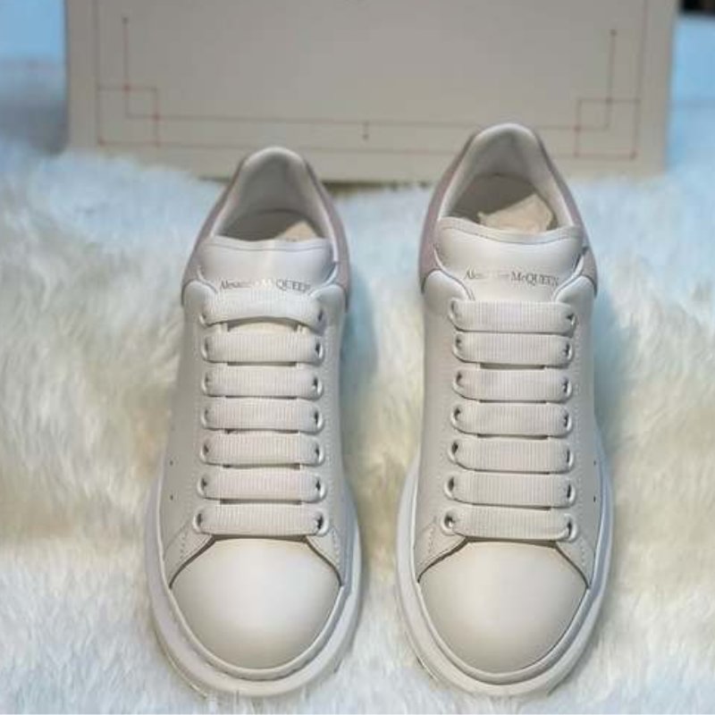 🛍️ 最後一波優惠・開搶倒數中!【ALEXANDER MCQUEEN】奶茶棕 麥坤小白鞋(下單前須先私訊)-1