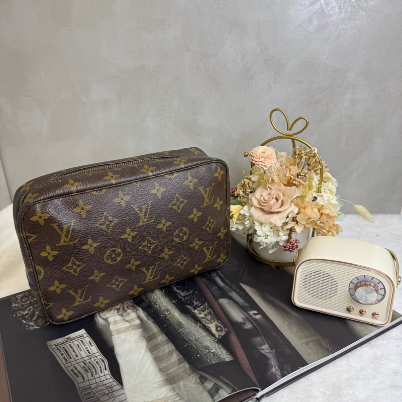 Louis Vuitton 經典盥洗包-1