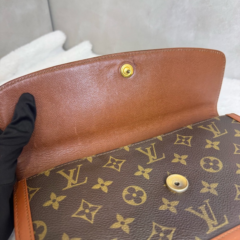 Louis Vuitton 26手拿包-9