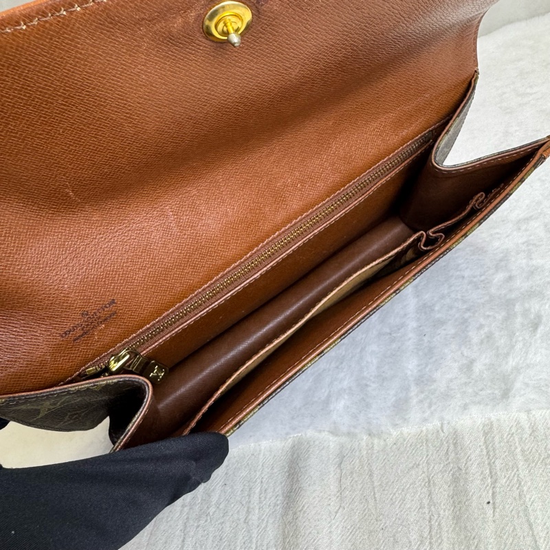 Louis Vuitton 26手拿包-11