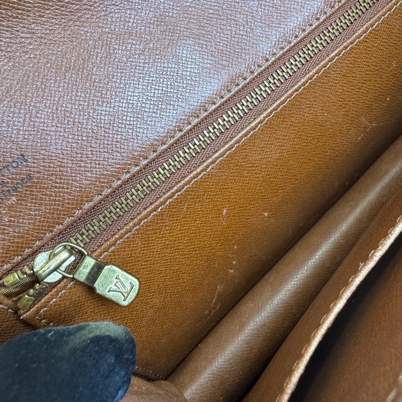 Louis Vuitton 26手拿包-12