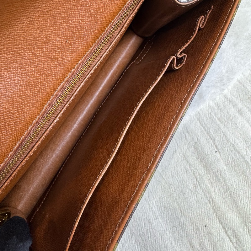 Louis Vuitton 26手拿包-13