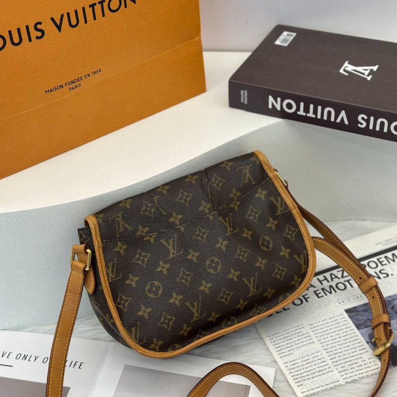 LOUIS VUITTON Menilmontant摺皺馬鞍包 - PM-2