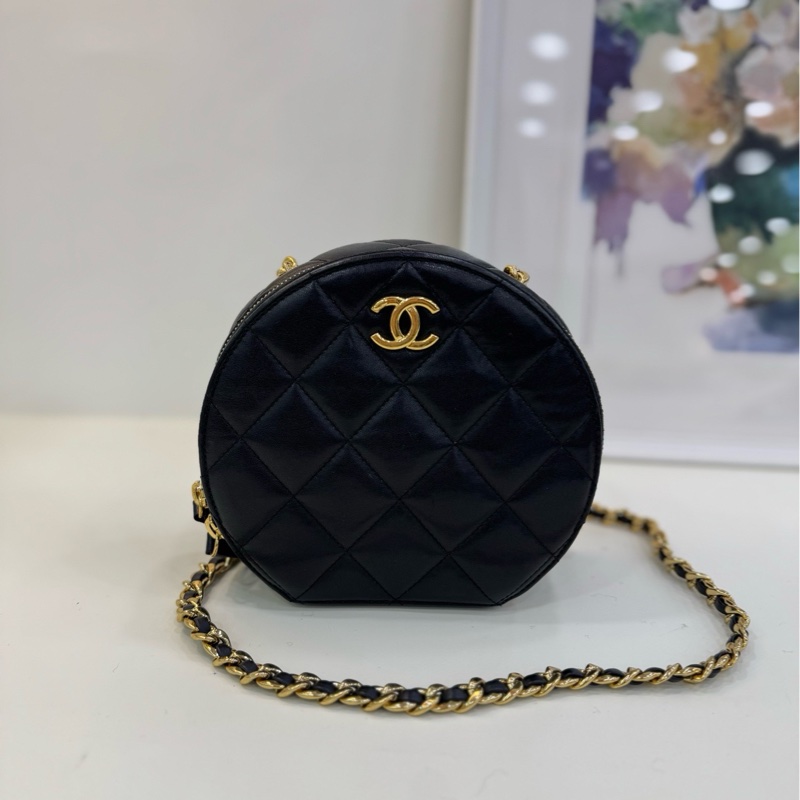 【閒置❤️】 Chanel 23C 手柄圓餅包 黑金羊皮 鏤空圓環手柄 環形字母logo 手提單肩斜挎-1