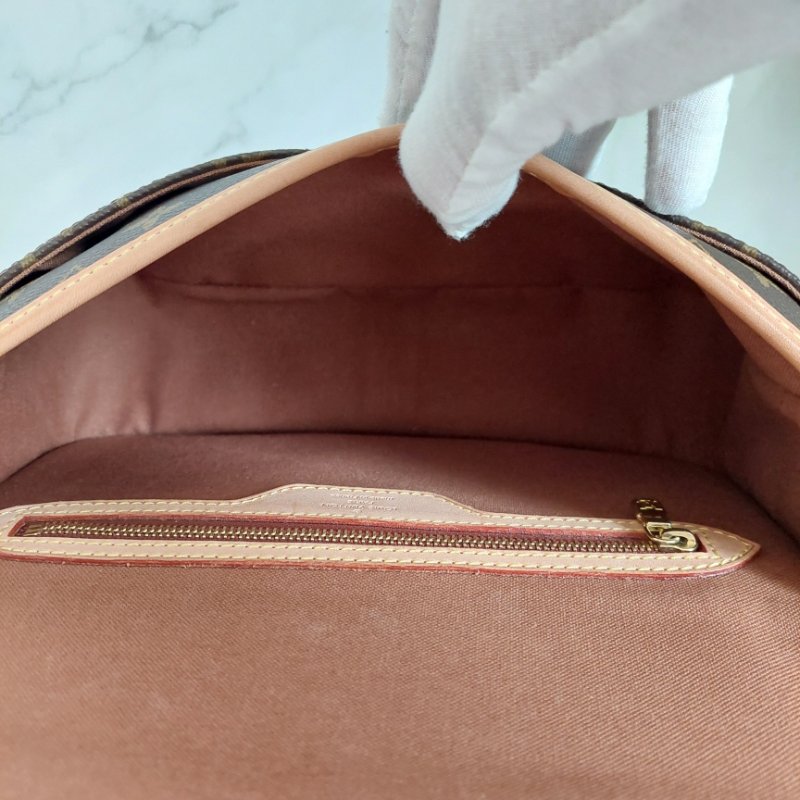 LV M42250  🎀現品實拍 🎀老花經典斜背包/法棍/馬鞍包／石頭包 ~二手品-45