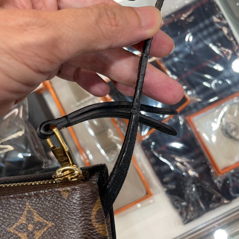 LV 斜背包/側背包/信封包 M50185 8成新-13