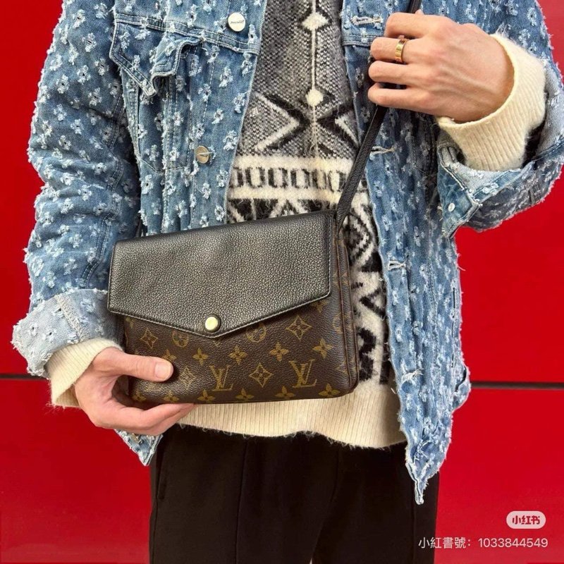 LV Twice 中性斜背包/側背包/信封包 M50185 85成新-0