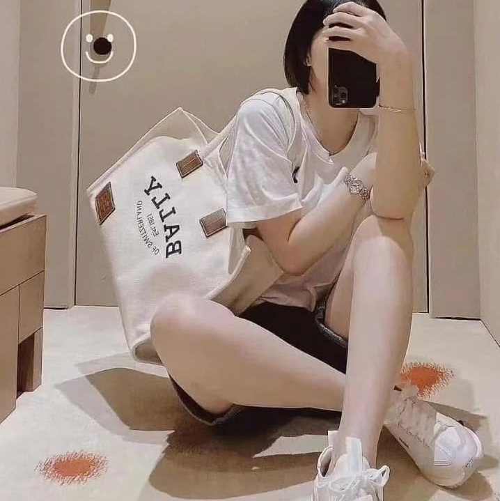 2025 小改款Bally米白帆布橫式托特包-1