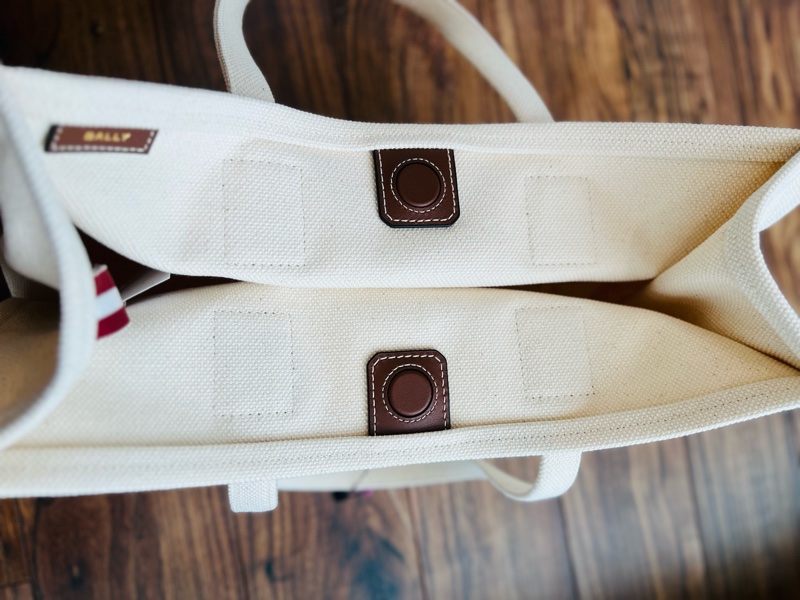 2025 小改款Bally米白帆布橫式托特包-13