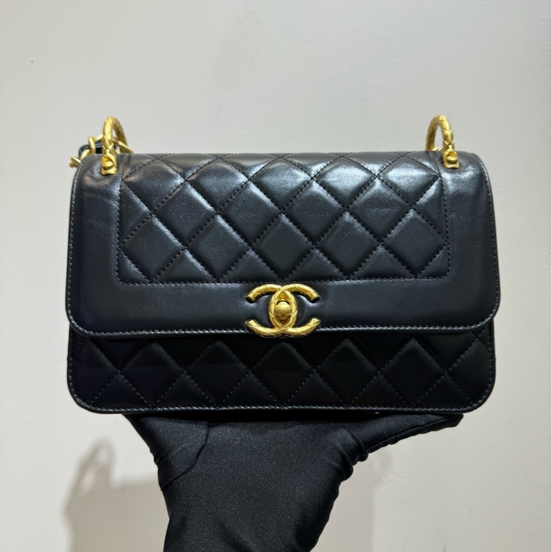 【有防塵袋99❤️】Chanel 21b戴妃 黑金 限量復古雕花五金單肩斜挎包-1