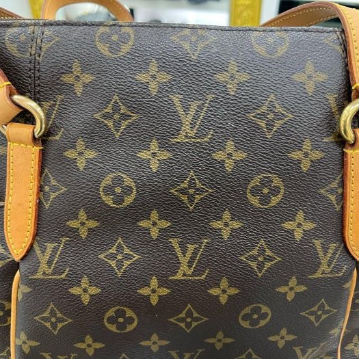 東區正精品㊣LV M56690 原花新款天心雙口袋拉鍊肩背包大款 RZ5958-4