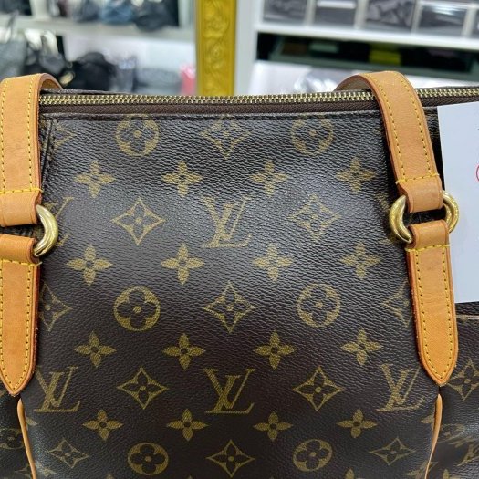 東區正精品㊣LV M56690 原花新款天心雙口袋拉鍊肩背包大款 RZ5958-5