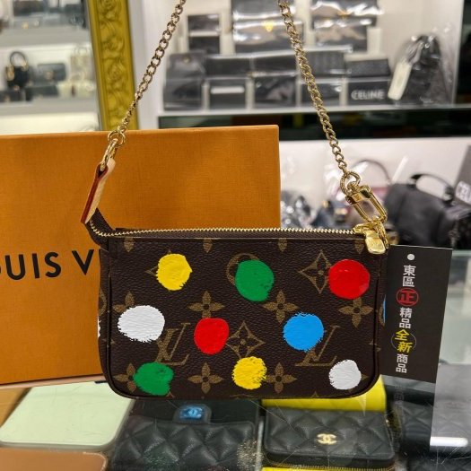 東區正精品㊣LV X YK M81866 全新字紋草間彌生彩色點點金鍊小包手提包麻將包聯名款 RA1842-5