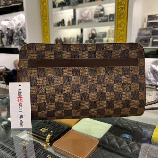 東區正精品㊣LV LOUIS VUITTON N51993 咖啡色棋盤格咖格ㄇ字拉鍊手拿包 RZ5943-0