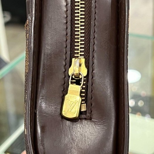 東區正精品㊣LV LOUIS VUITTON N51993 咖啡色棋盤格咖格ㄇ字拉鍊手拿包 RZ5943-4