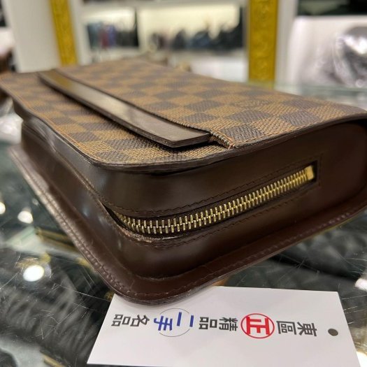 東區正精品㊣LV LOUIS VUITTON N51993 咖啡色棋盤格咖格ㄇ字拉鍊手拿包 RZ5943-8
