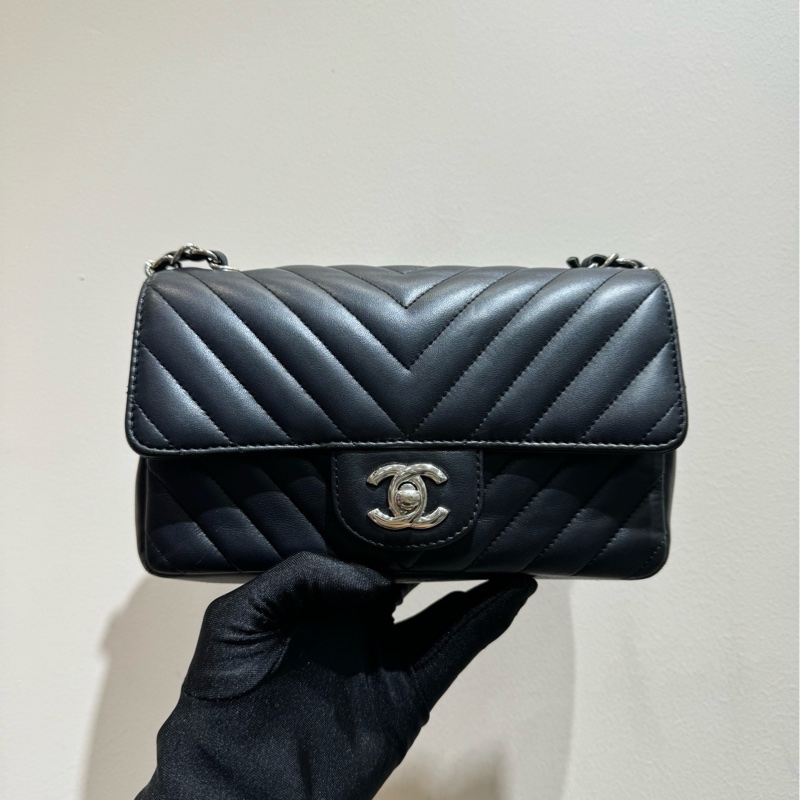 【閒置❤️】 Chanel cf 大 mini 黑銀 V紋單肩斜挎包-1