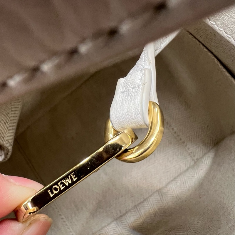 Loewe罗意威 白色吊床包-8