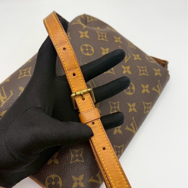 🏷️ Louis Vuitton 斜背包-6