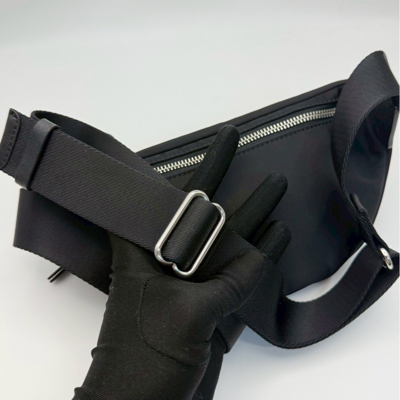 🏷️ KARL腰包-4