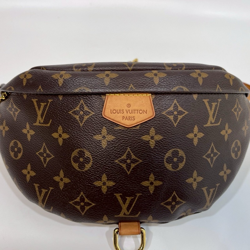 LV原花拉鍊胸口腰包M43644-10