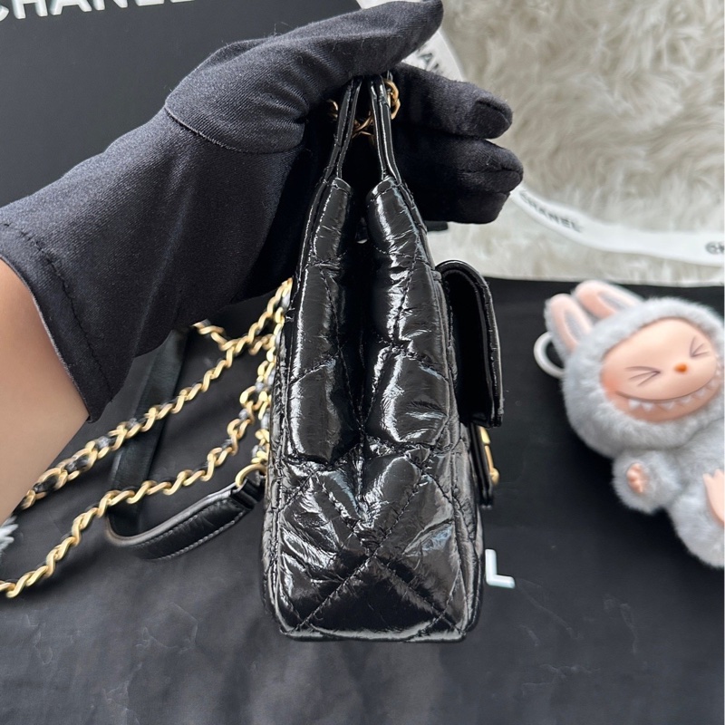 【配件：防塵袋 💕】Chanel 23B 天貓精靈 小號 黑金 黑色 金扣 油蠟皮 牛皮 手提 單肩 腋下 斜挎-3