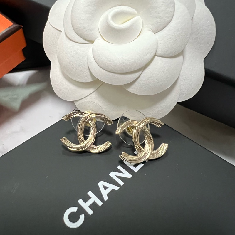 Chanel 淡金雙C 耳環(針式)-1