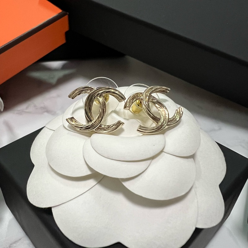 Chanel 淡金雙C 耳環(針式)-3